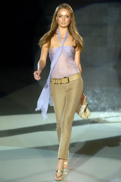 Look 18